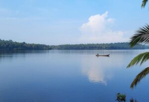 Oloppara, Kozhikode: Gliding Through a Hidden Backwater Paradise